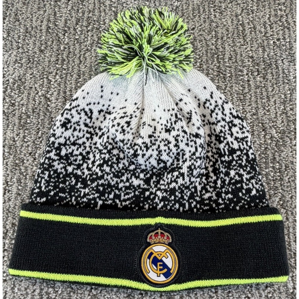 Real Madrid Licensed Winter Beanie Hat Tossle Cap With Pom One Size Fits‎ Most